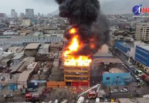 Incendio consumió fábrica de ropa en el centro de Iquique