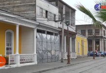 Ordenan frenar instalación de portón metálico en casa de Baquedano