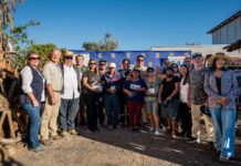 Gestión público-privada entrega apoyo a agricultores de Matilla afectados por mosca de la fruta